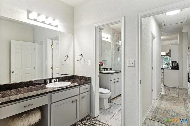 Building Photo - 313 Quarry St