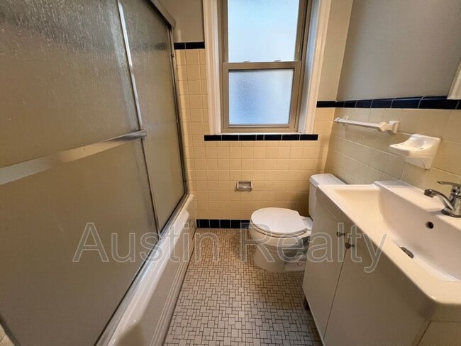 Building Photo - 6360 Sutherland Ave