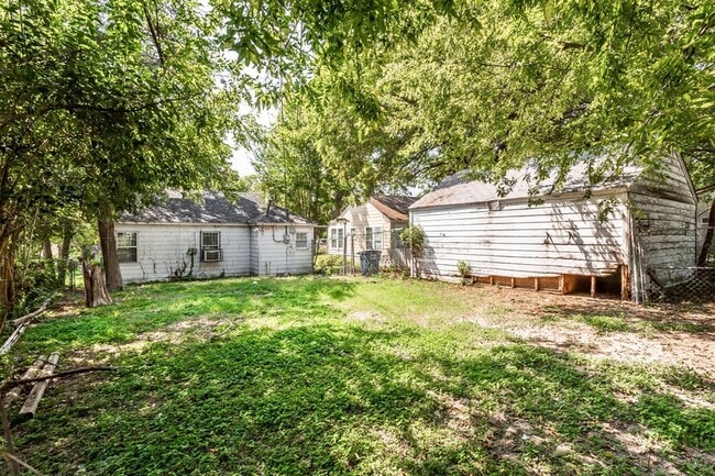 Building Photo - 3515 Fairview Ave