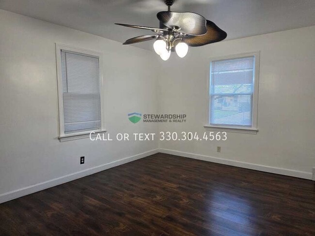 Building Photo - 1040 Stuart St NW