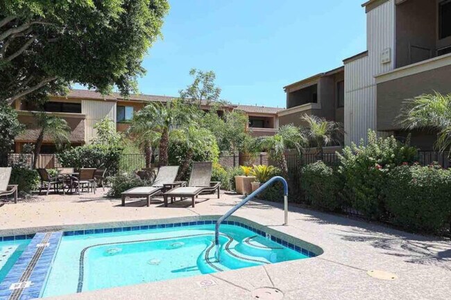 Building Photo - 7950 E Starlight Way