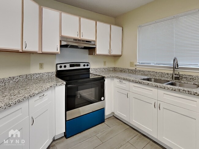 Building Photo - 9023 Mountain Field Dr