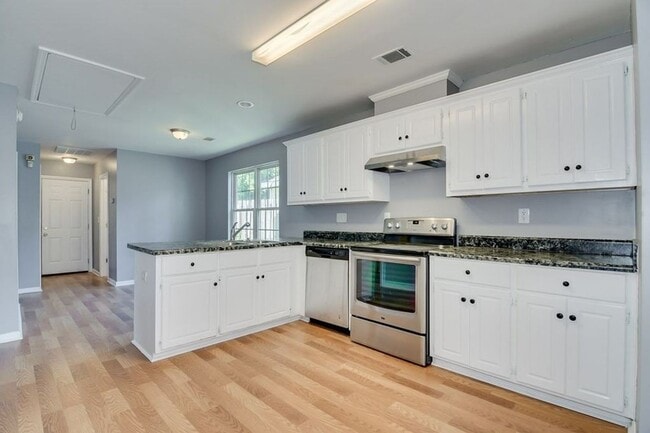 Building Photo - A Classic Act