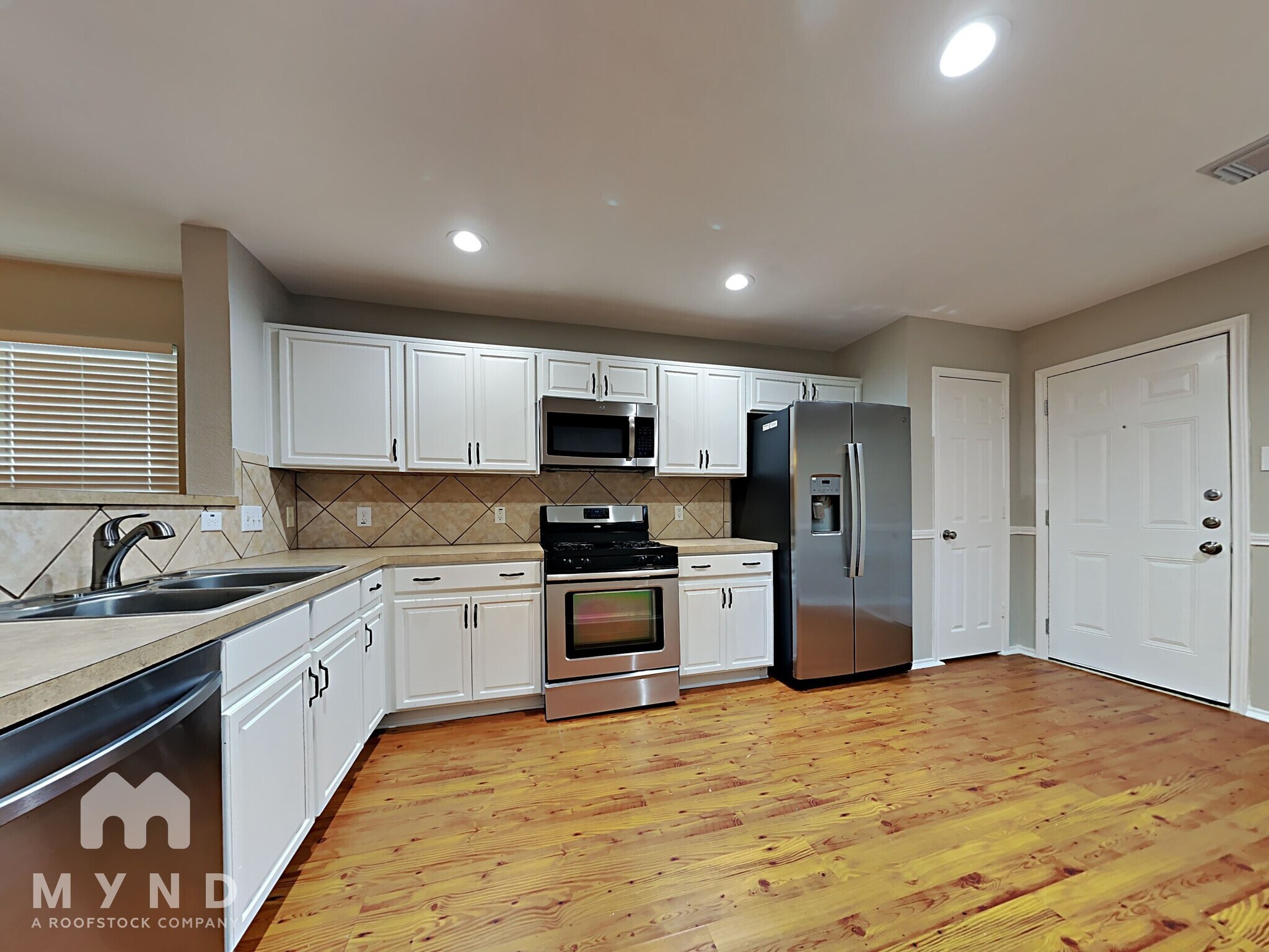 Building Photo - 3523 Avalon Castle Dr