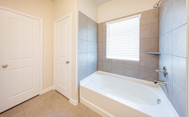 Building Photo - 2312 Cedar Pl Dr