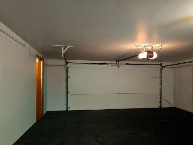 Building Photo - Droz Dr. 444- KN