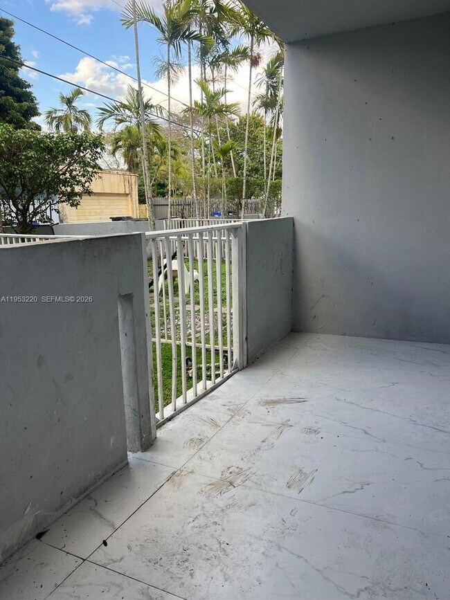 Building Photo - 2175 NE 170th St