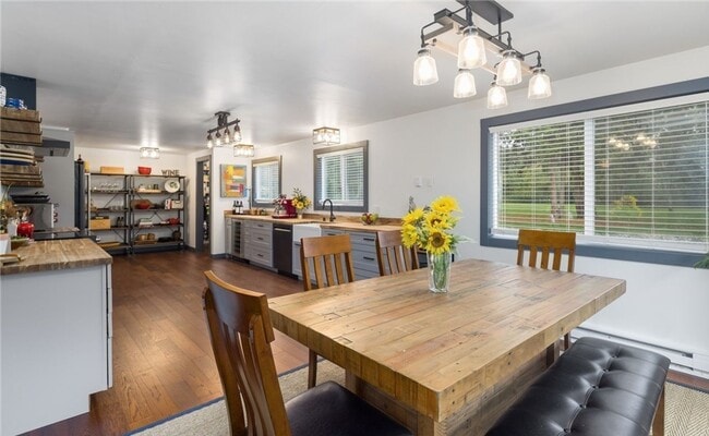 Building Photo - $1000 Rent Credit with 12 Month Lease! Spa...