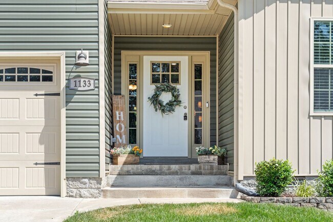 Building Photo - 3 Bed 2 Bath Home For Rent Near Downtown C...