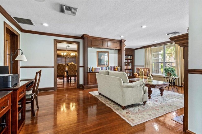 Building Photo - 110 SW Peacock Blvd