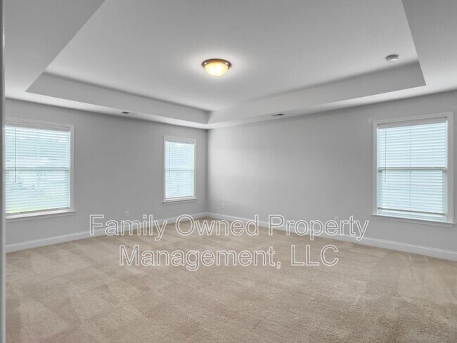 Building Photo - 302 Red Leaf Blvd