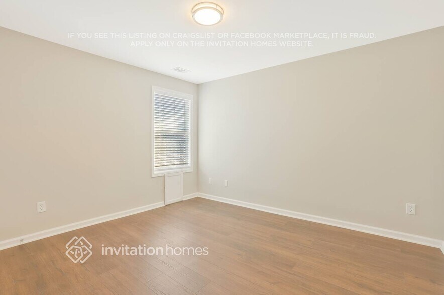 Building Photo - 3851 Lake Sanctuary Way