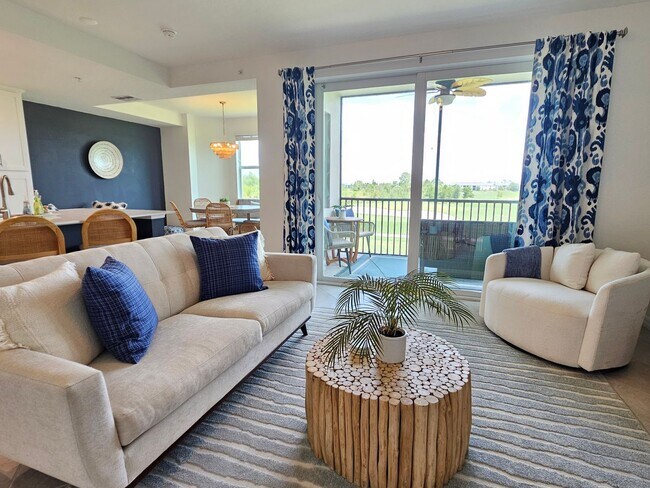 Building Photo - Annual UNFURNISHED or FURNISHED for your convenience: 2 Bedroom 2 Bathroom 2nd Floor Elevator acc...