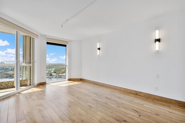 Building Photo - 21205 NE 37th Ave