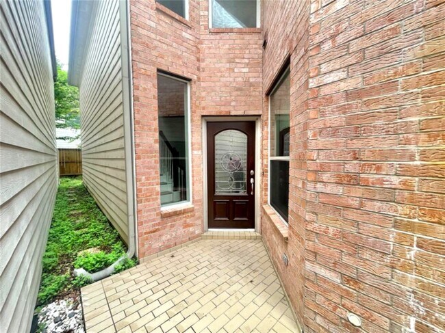 Building Photo - 1622 Cohn St