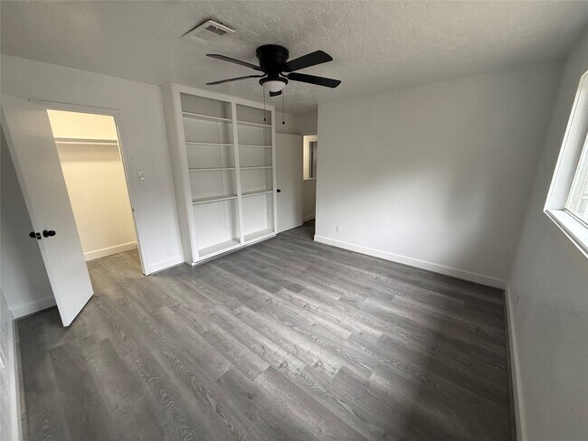 Building Photo - 1111 Caspian Ln