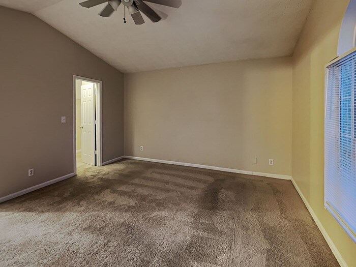 Building Photo - 6584 Rebecca Lou Ln