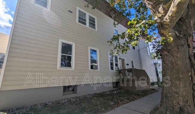 Building Photo - 418 Delaware Ave