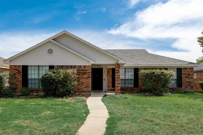 Primary Photo - 629 Thompson Dr