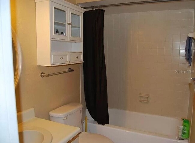 Building Photo - 733 Carpenters Way