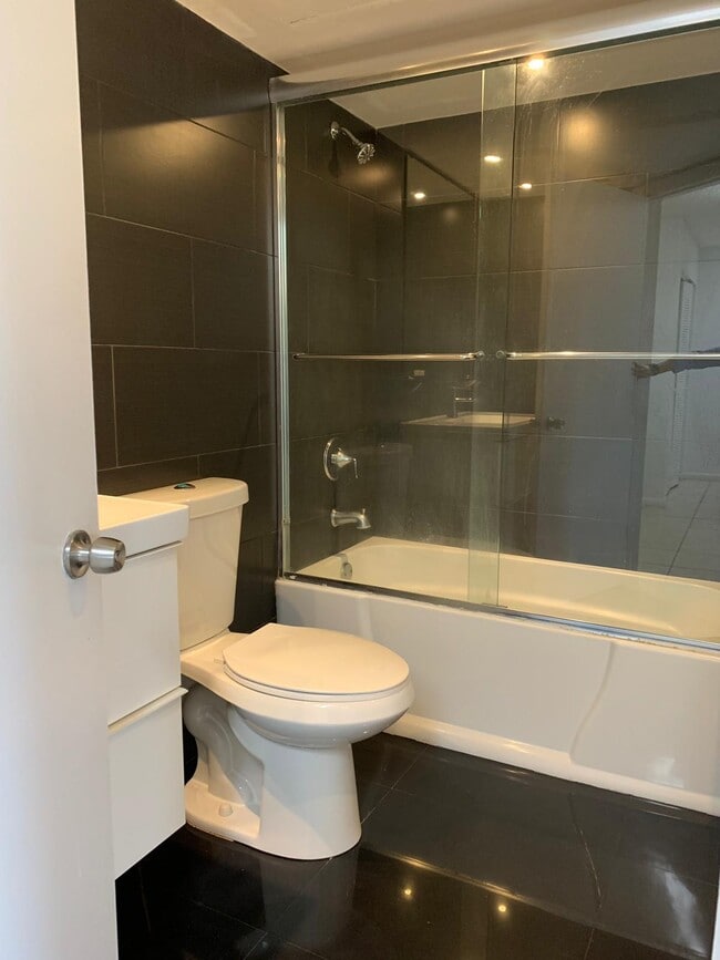 Building Photo - 17500 NW 67th Pl