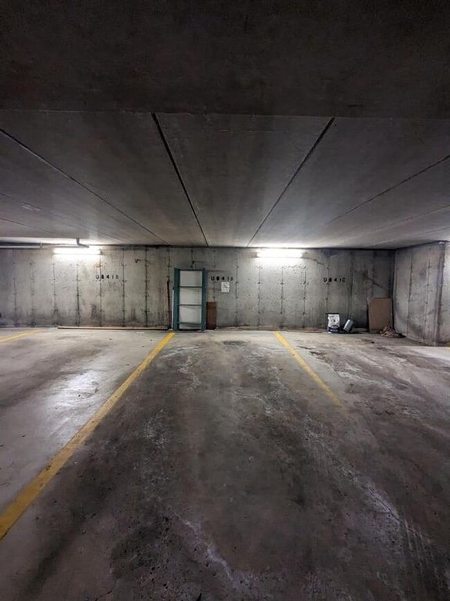 Building Photo - 841 N Gammon Rd