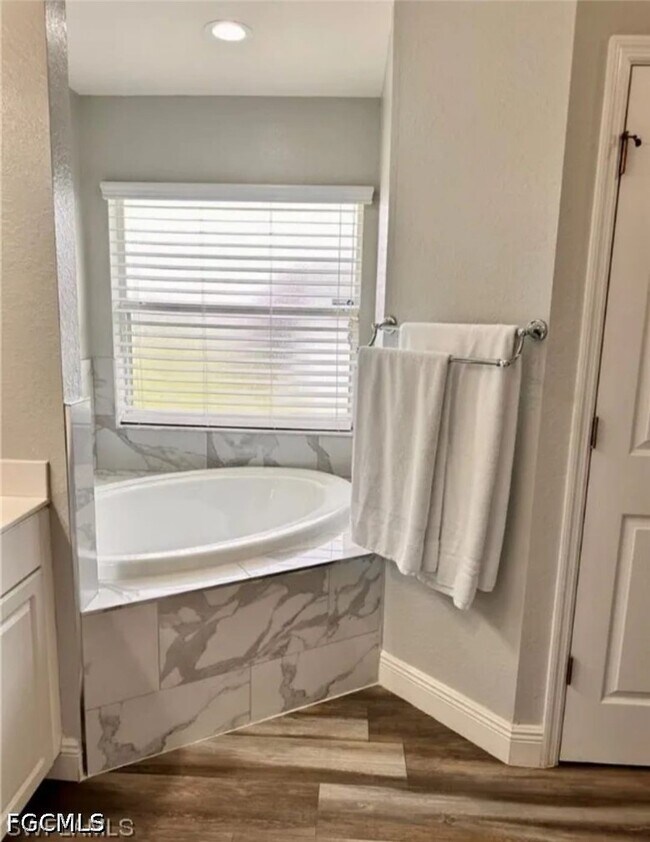 Building Photo - 1816 Tomaso Ave