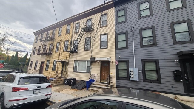 Building Photo - 77 Colgate St