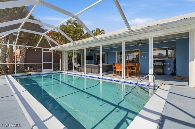 Building Photo - 2211 Bayview Rd