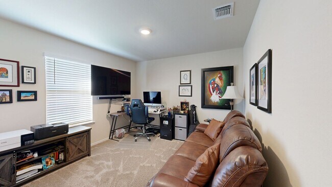 Building Photo - Stunning 4 bedroom home in pristine condition!!!