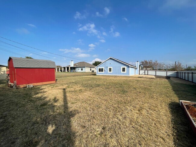 Building Photo - 2301 Dickens Dr