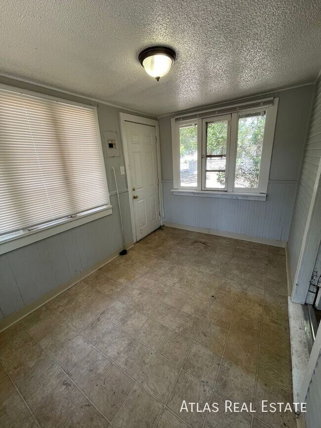 Building Photo - 616 N Weber St