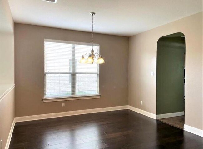 Building Photo - 508 Tyree Rd