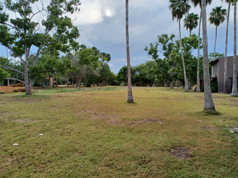 Building Photo - 313 Bolivar Ave