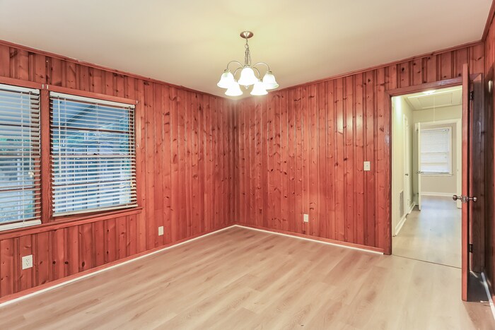 Building Photo - 624 26th Ave NW