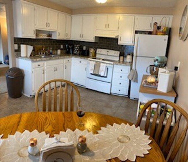 Building Photo - 1 Bedroom Apartments - Great Space at a Gr...