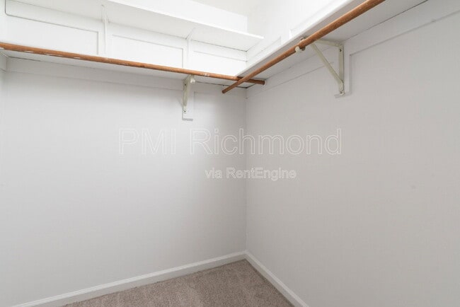 Building Photo - 1617 Congressional Ct