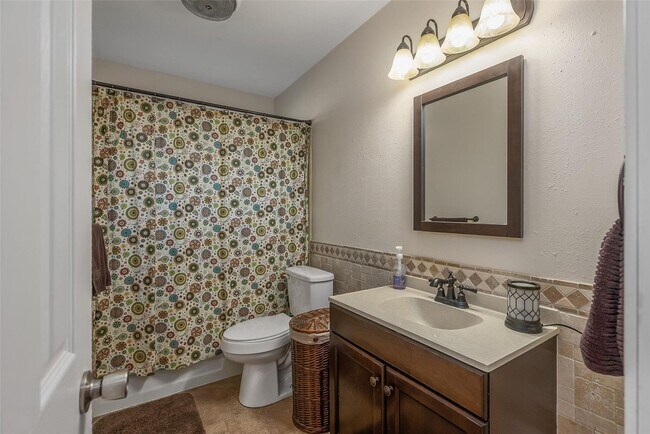Building Photo - Available Now in Beautiful Southern Hills!