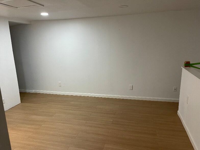 Building Photo - 1318 W Monroe St