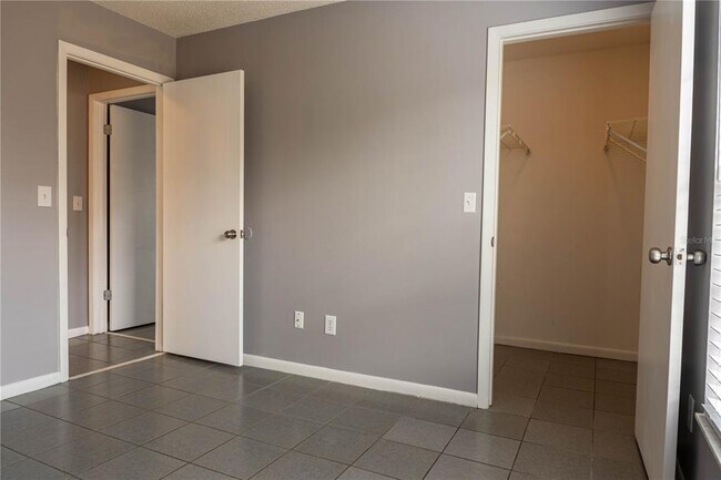 Building Photo - 8273 Cascade Oaks Dr