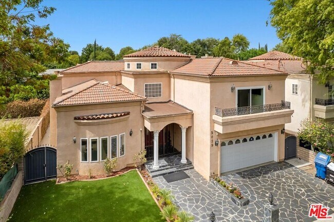 Building Photo - 5029 Lemona Ave