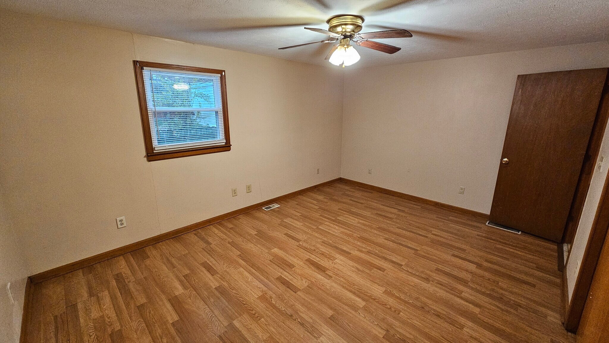 Primary Bedroom - 4242 Allmond Ave