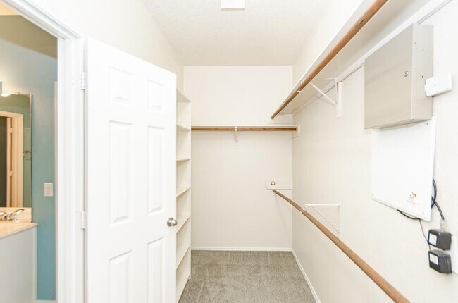 Building Photo - 6610 Treeline Dr