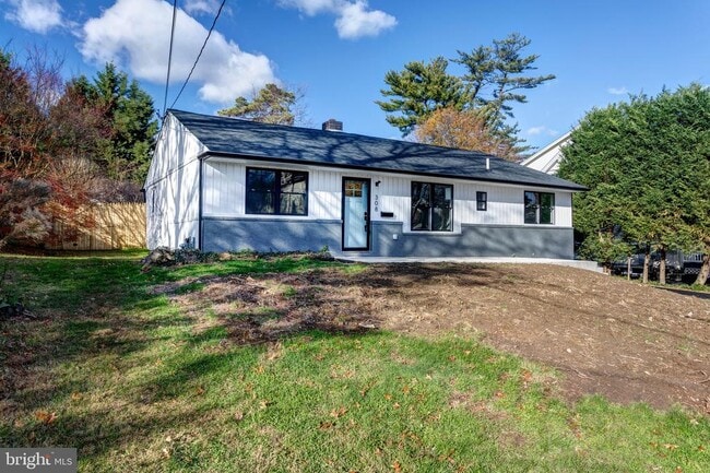Building Photo - 308 Lenox Rd