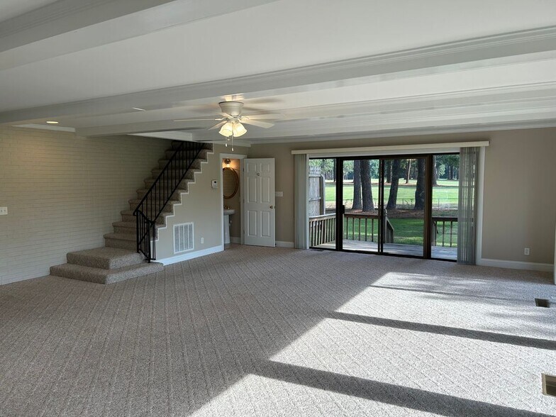Building Photo - 358 Country Club Rd