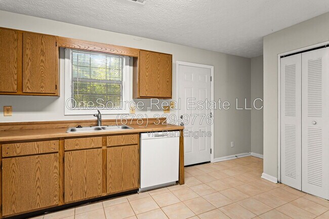 Building Photo - 502 Oakwood Ct