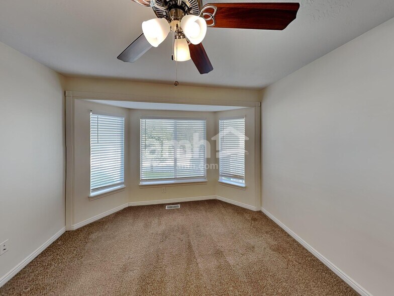 Building Photo - 8359 Sawtooth Oak Dr