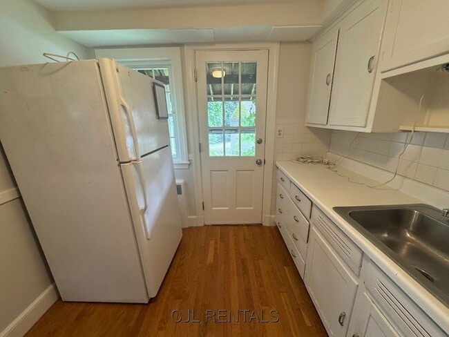 Building Photo - 161 Hunnewell St