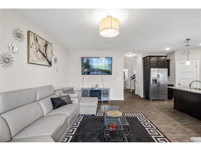 Building Photo - 2117 Cleveland Ln S