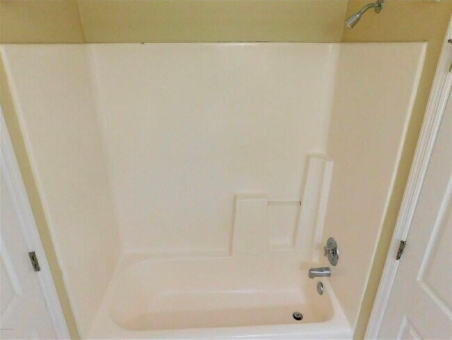 Building Photo - 1501 London Ave